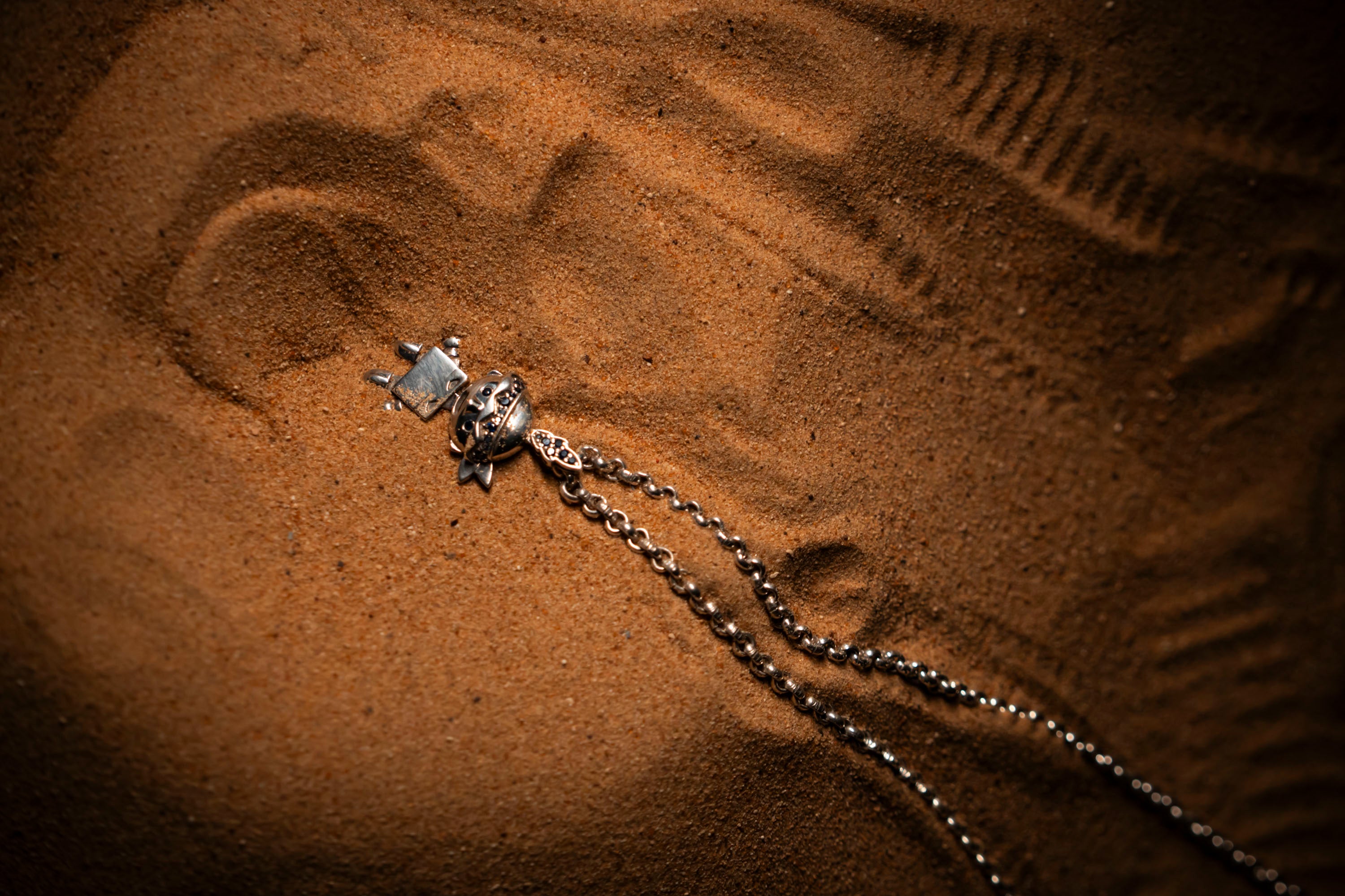 tahos in the sand in the desert